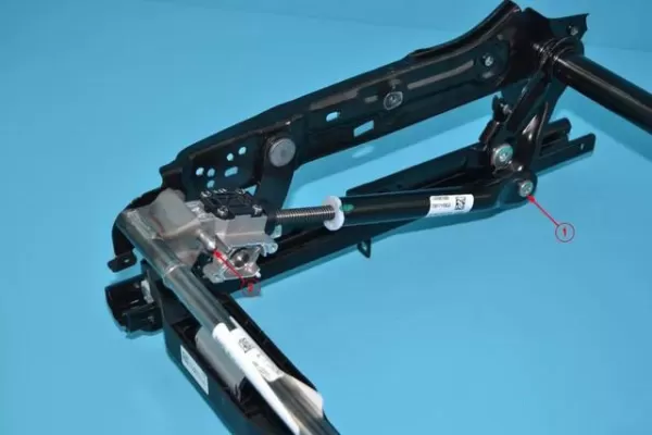 常州仁成精密钢管驱动新能源汽车安全座舱